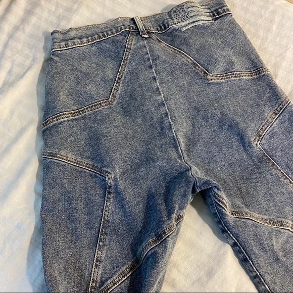 Revice• Venus Crop Star Butt Jeans - Picture 7 of 8